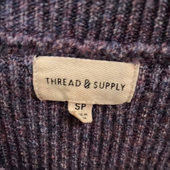 Thread & Supply Purple V-Neck Sweater Relaxed Fit Never Worn - Picture 3 of 5